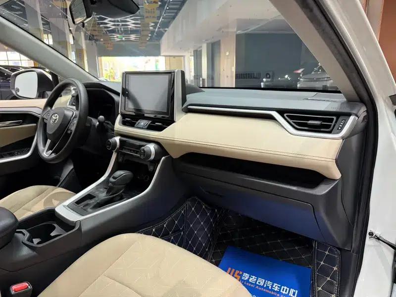 RAV4 2020 2.0L CVT 2WD Fashion Edition — миниатюра 20