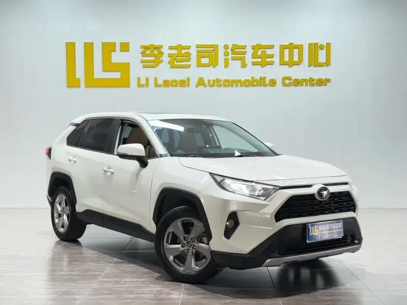 RAV4 2020 2.0L CVT 2WD Fashion Edition — миниатюра 3
