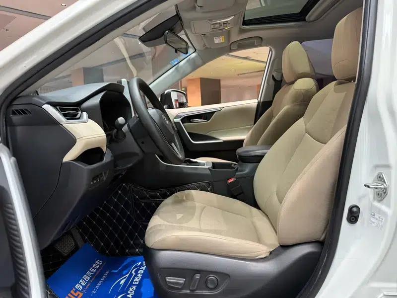 RAV4 2020 2.0L CVT 2WD Fashion Edition — миниатюра 22