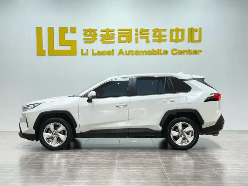 RAV4 2020 2.0L CVT 2WD Fashion Edition — миниатюра 4