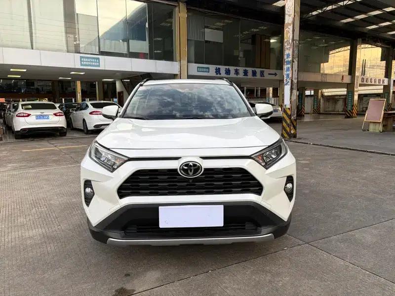 RAV4 2020 2.0L CVT 2WD Fashion Plus Edition — миниатюра 2