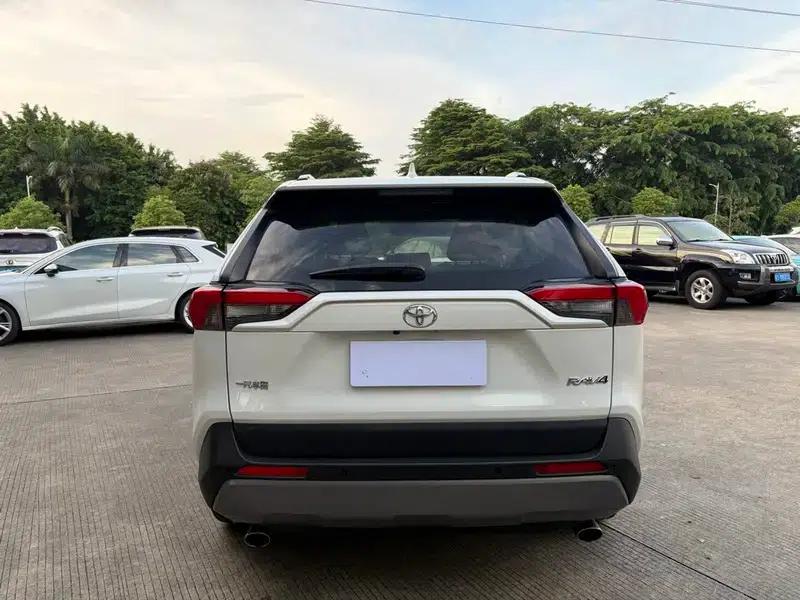 RAV4 2020 2.0L CVT 2WD Fashion Plus Edition — миниатюра 4