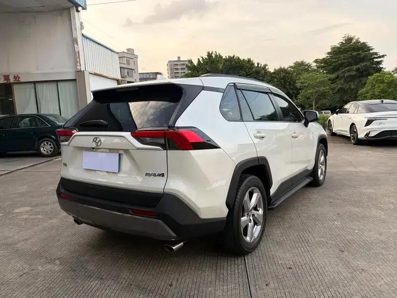 RAV4 2020 2.0L CVT 2WD Fashion Plus Edition — миниатюра 5