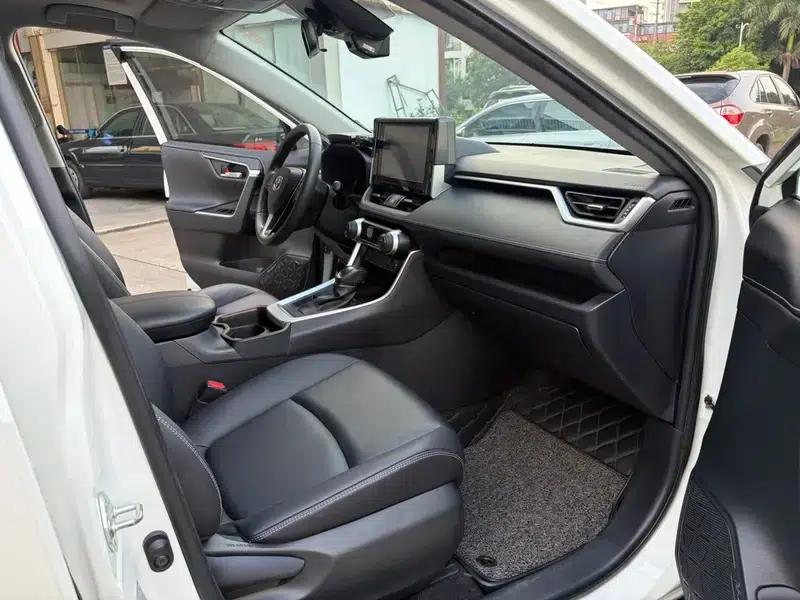 RAV4 2020 2.0L CVT 2WD Fashion Plus Edition — миниатюра 7