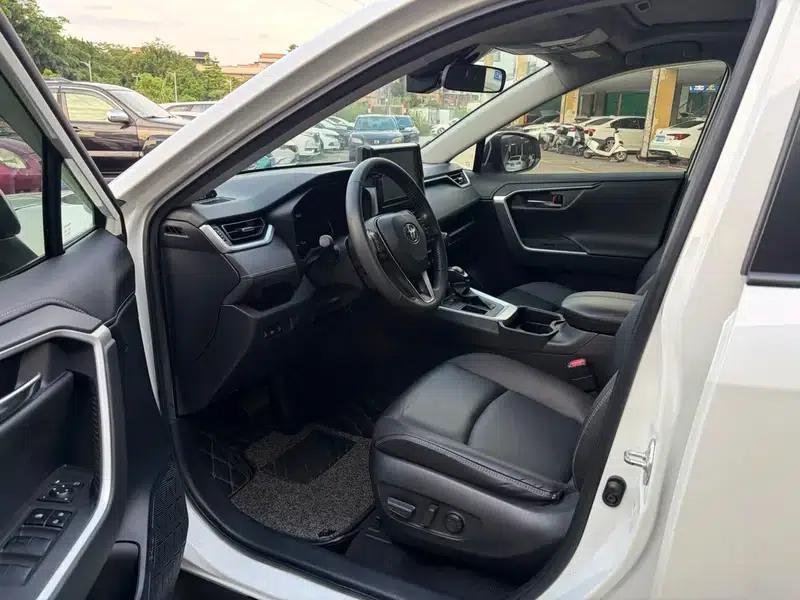 RAV4 2020 2.0L CVT 2WD Fashion Plus Edition — миниатюра 8