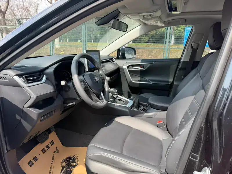 2022 RAV4 2.0L CVT 2WD Fashion Plus Edition — миниатюра 12