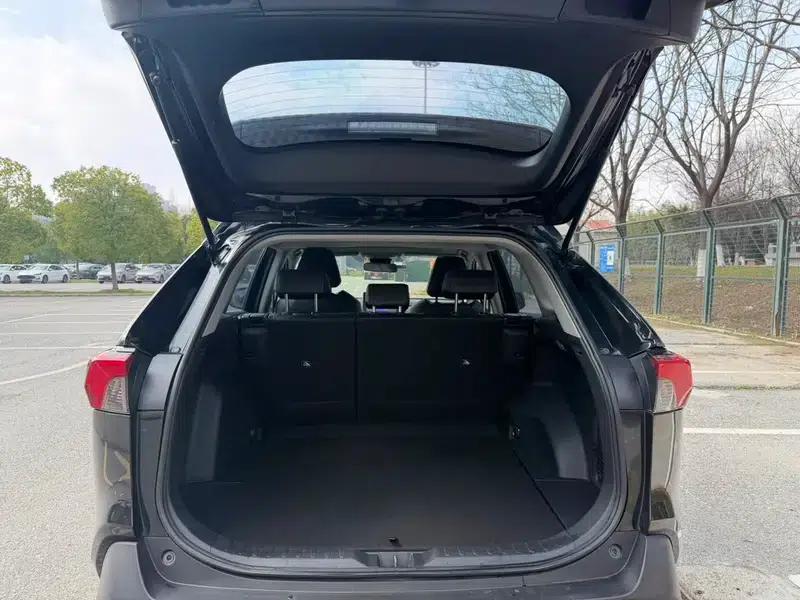 2022 RAV4 2.0L CVT 2WD Fashion Plus Edition — миниатюра 14