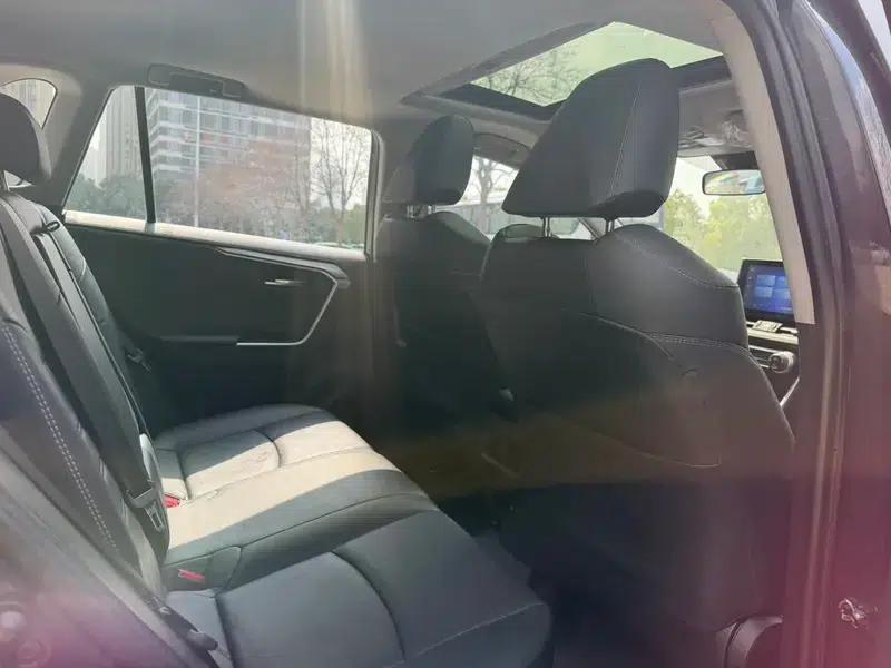 2022 RAV4 2.0L CVT 2WD Fashion Plus Edition — миниатюра 15