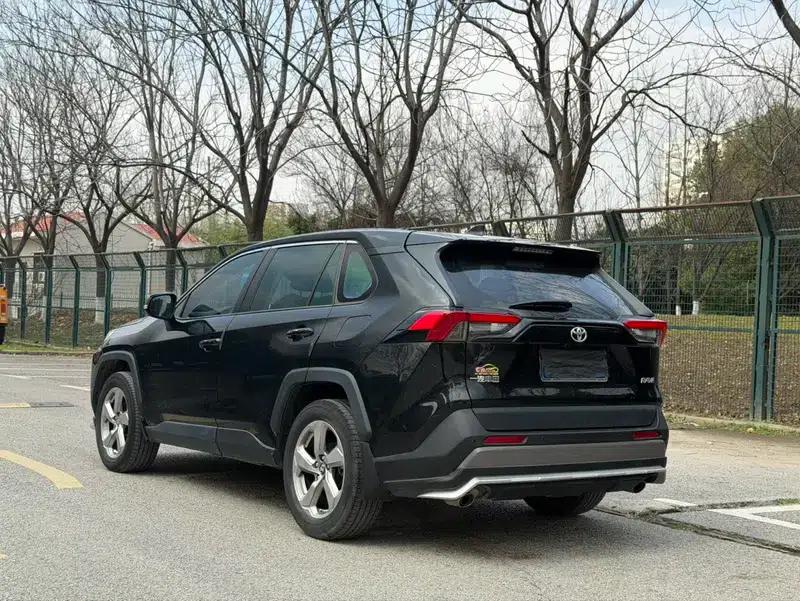 2022 RAV4 2.0L CVT 2WD Fashion Plus Edition — миниатюра 5