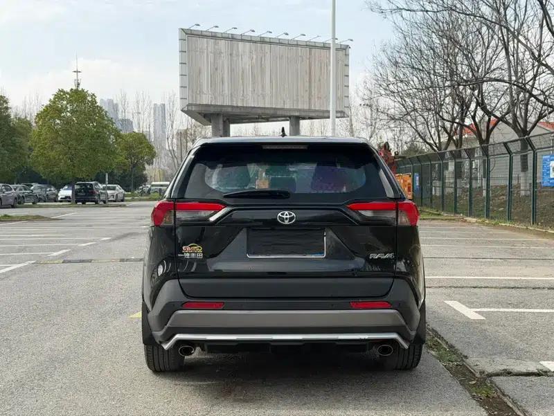 2022 RAV4 2.0L CVT 2WD Fashion Plus Edition — миниатюра 6