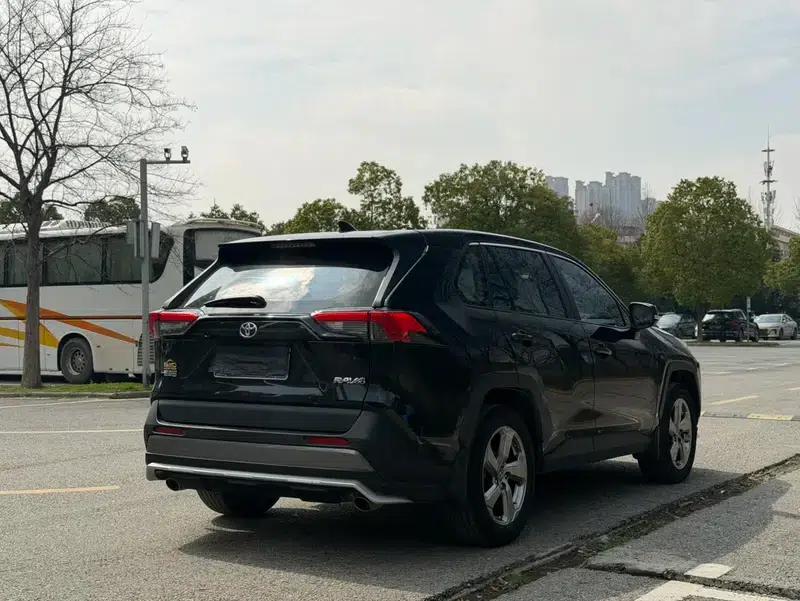 2022 RAV4 2.0L CVT 2WD Fashion Plus Edition — миниатюра 7
