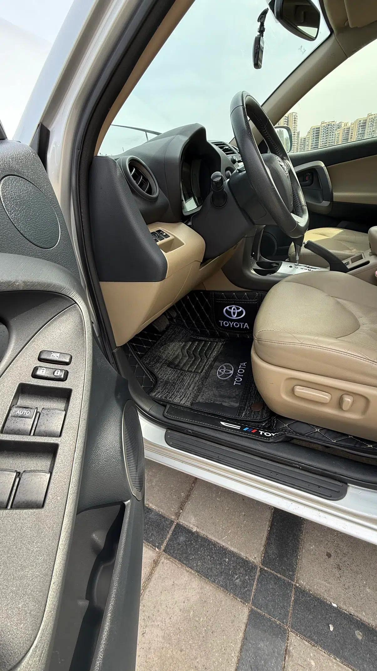 RAV4 2013 Special Edition 2.0L Automatic Elite — миниатюра 15