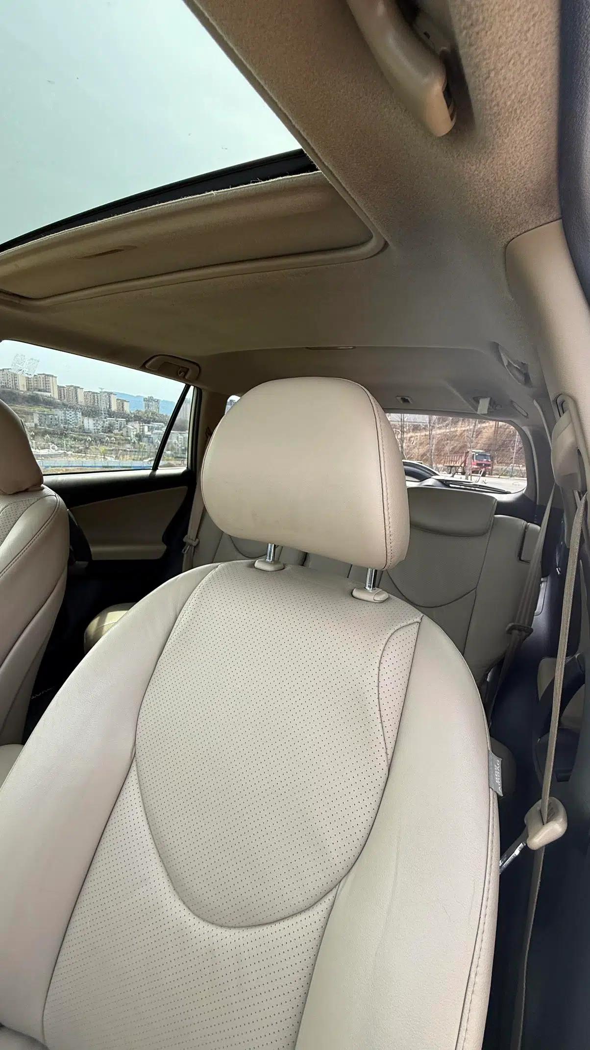 RAV4 2013 Special Edition 2.0L Automatic Elite — миниатюра 16