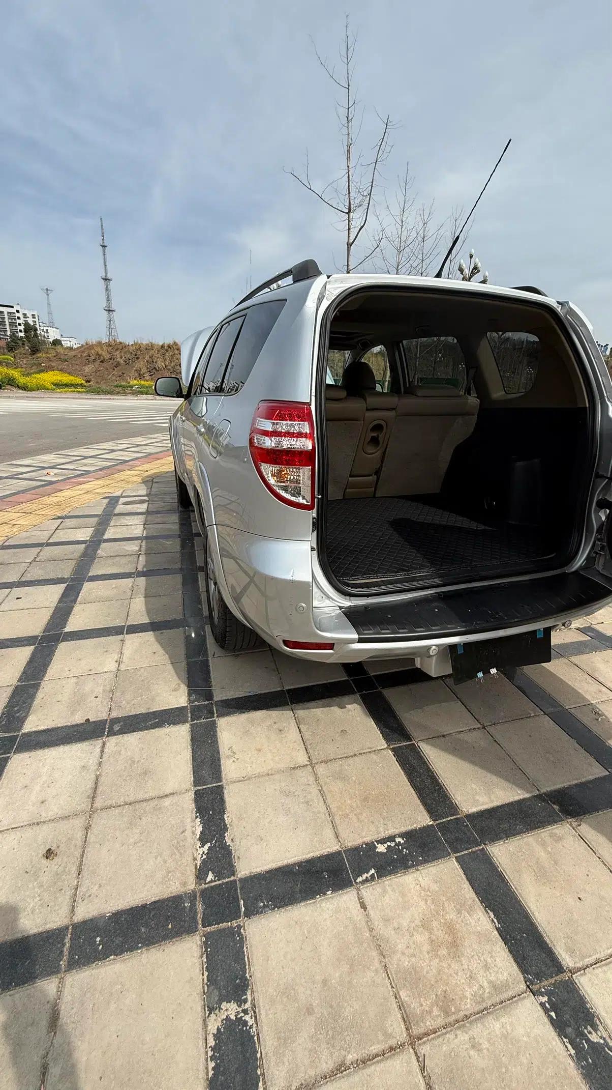 RAV4 2013 Special Edition 2.0L Automatic Elite — миниатюра 19