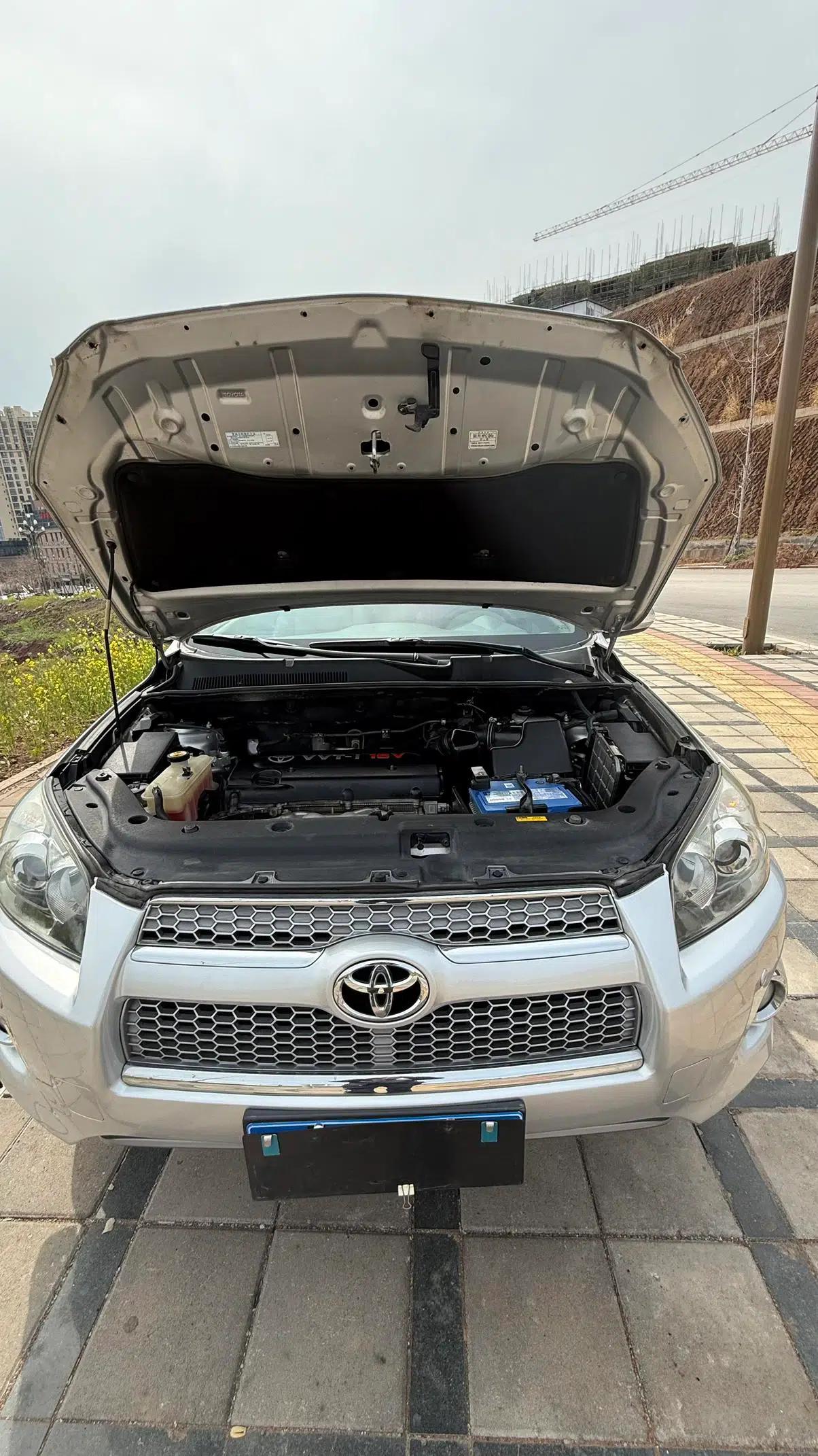 RAV4 2013 Special Edition 2.0L Automatic Elite — миниатюра 10
