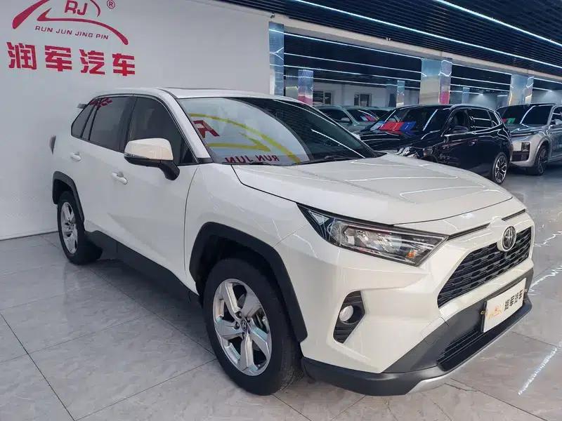 RAV4 2020 2.0L CVT 4WD Fashion Edition — миниатюра 3
