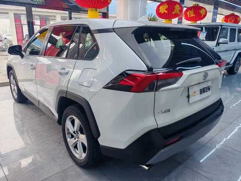 RAV4 2020 2.0L CVT 4WD Fashion Edition — миниатюра 4