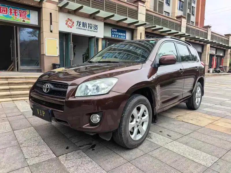 2011 RAV4 2.0L Automatic Classic Edition — миниатюра 1