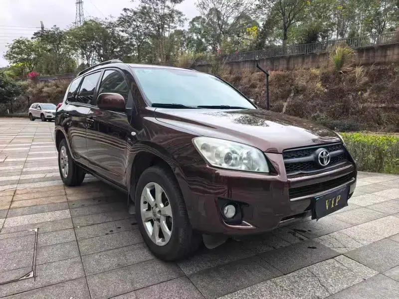 2011 RAV4 2.0L Automatic Classic Edition — миниатюра 3