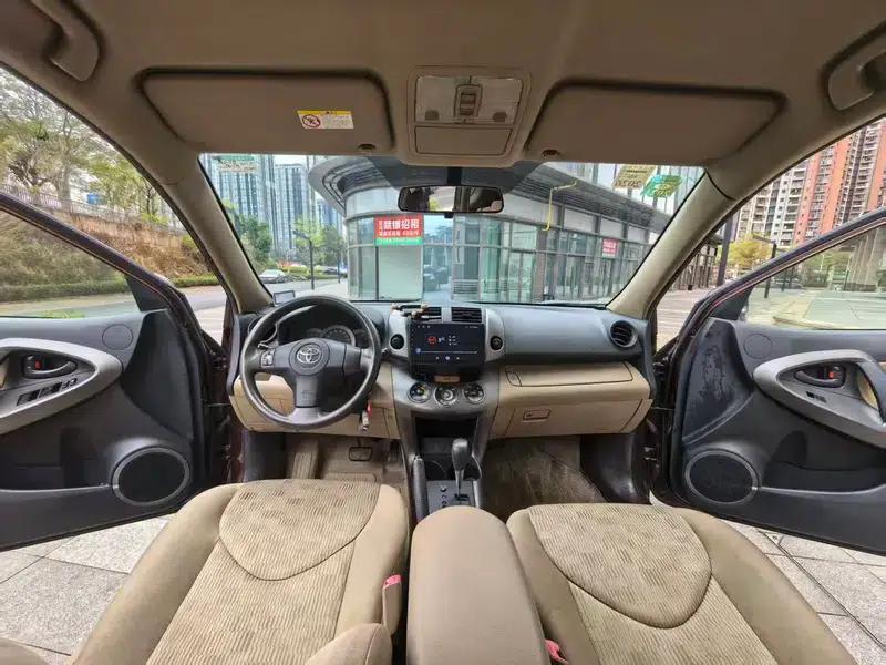 2011 RAV4 2.0L Automatic Classic Edition — миниатюра 7