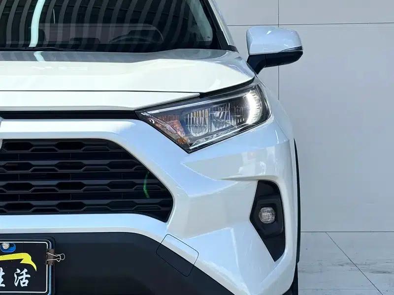 2023 RAV4 2.0L CVT 2WD Fashion Edition — миниатюра 11