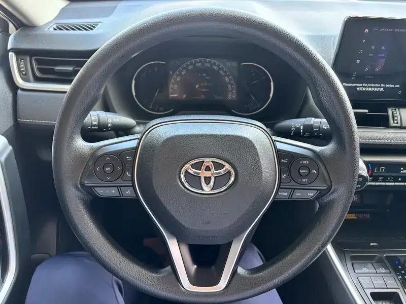 2023 RAV4 2.0L CVT 2WD Fashion Edition — миниатюра 23