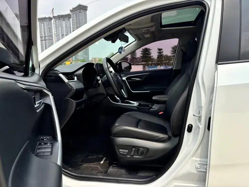 2023 RAV4 2.0L CVT 2WD Fashion Edition — миниатюра 25