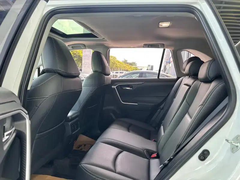2023 RAV4 2.0L CVT 2WD Fashion Edition — миниатюра 26