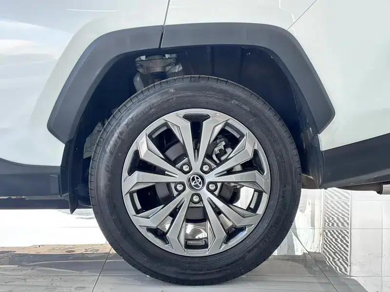 2023 RAV4 2.0L CVT 2WD Fashion Edition — миниатюра 8