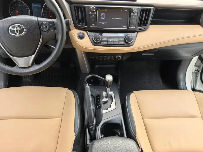 2016 RAV4 2.5L Automatic 4WD Elite Edition — миниатюра 12