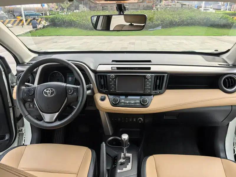 2016 RAV4 2.5L Automatic 4WD Elite Edition — миниатюра 16