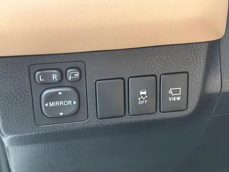 2016 RAV4 2.5L Automatic 4WD Elite Edition — миниатюра 19