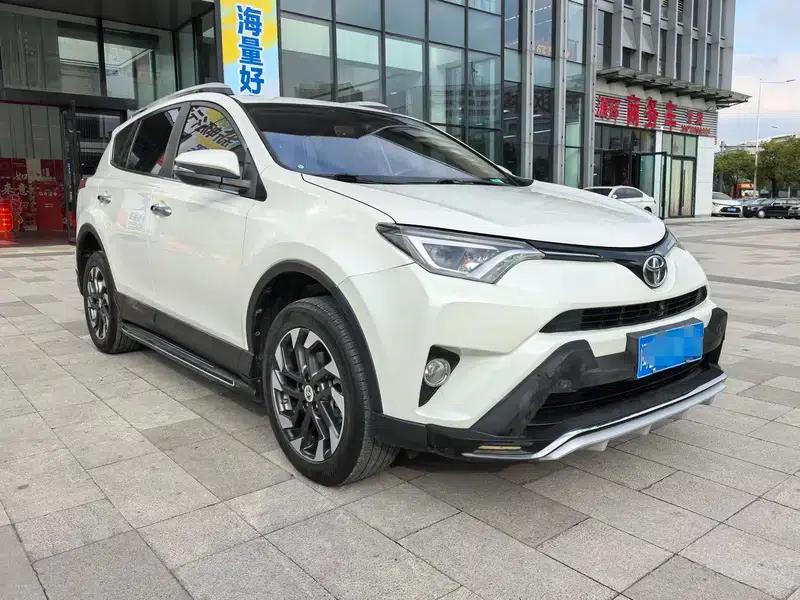 2016 RAV4 2.5L Automatic 4WD Elite Edition — миниатюра 3