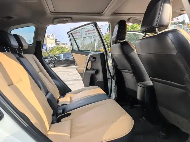 2016 RAV4 2.5L Automatic 4WD Elite Edition — миниатюра 26