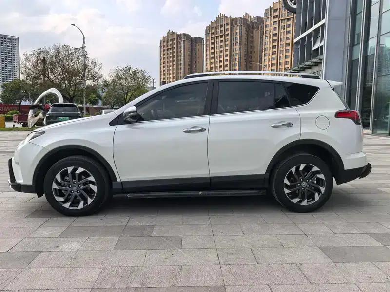 2016 RAV4 2.5L Automatic 4WD Elite Edition — миниатюра 4