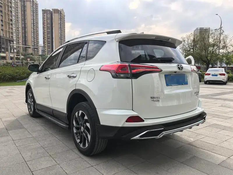 2016 RAV4 2.5L Automatic 4WD Elite Edition — миниатюра 5