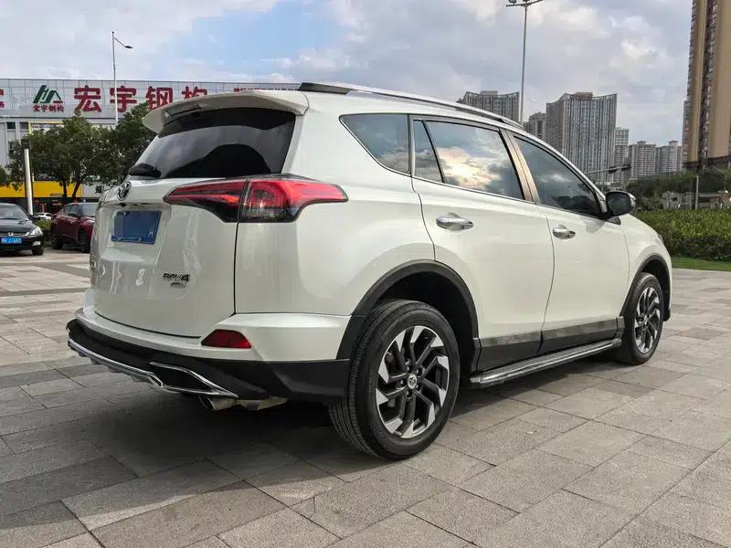 2016 RAV4 2.5L Automatic 4WD Elite Edition — миниатюра 7