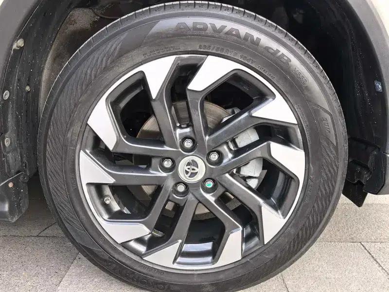 2016 RAV4 2.5L Automatic 4WD Elite Edition — миниатюра 10