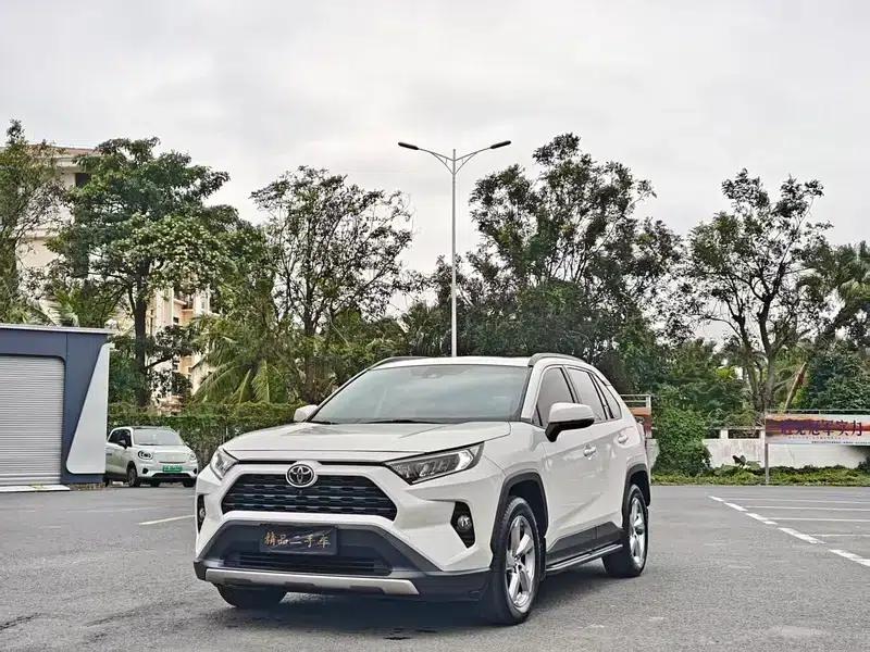 RAV4 2020 2.0L CVT 2WD Fashion Edition — миниатюра 1