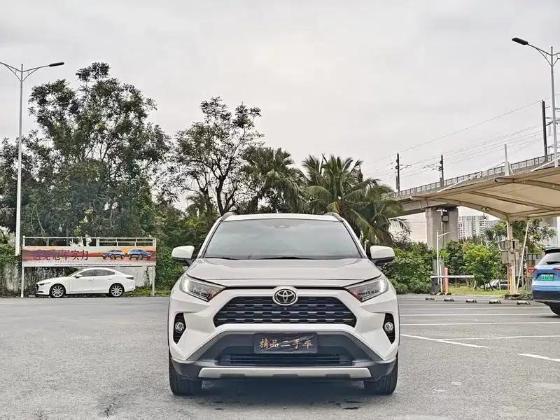 RAV4 2020 2.0L CVT 2WD Fashion Edition — миниатюра 2