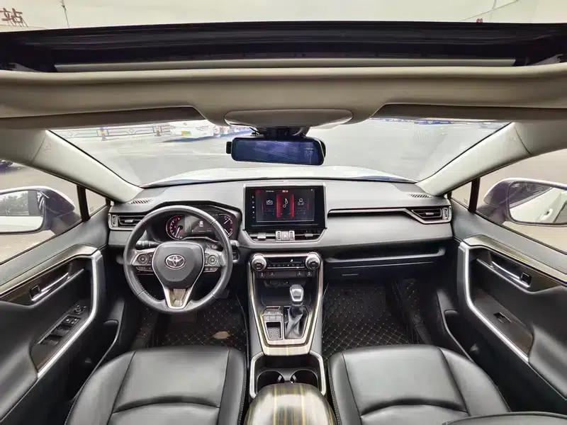 RAV4 2020 2.0L CVT 2WD Fashion Edition — миниатюра 12
