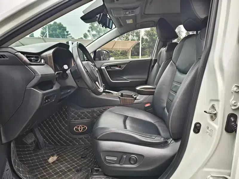 RAV4 2020 2.0L CVT 2WD Fashion Edition — миниатюра 14