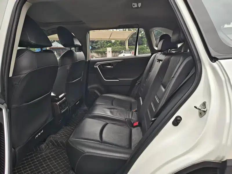 RAV4 2020 2.0L CVT 2WD Fashion Edition — миниатюра 15