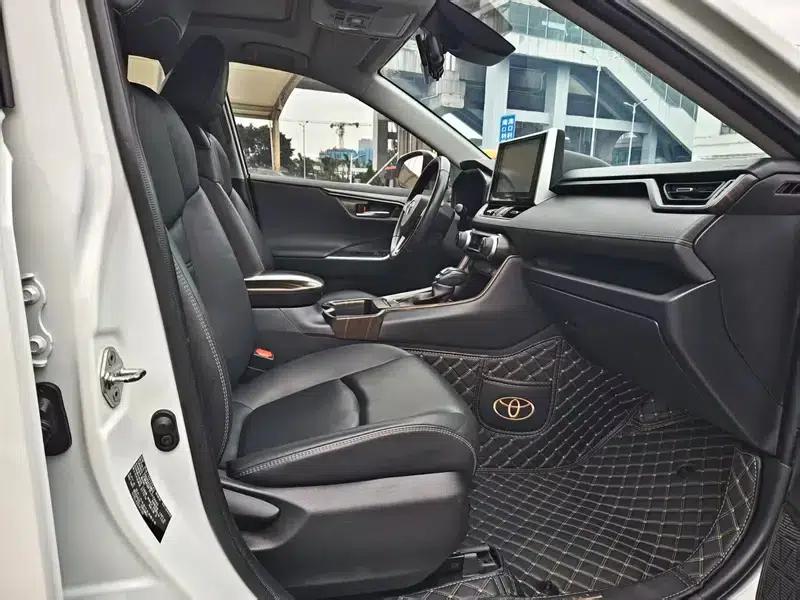 RAV4 2020 2.0L CVT 2WD Fashion Edition — миниатюра 9