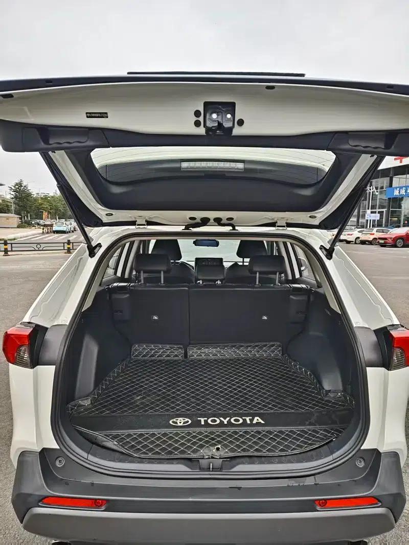 RAV4 2020 2.0L CVT 2WD Fashion Edition — миниатюра 10