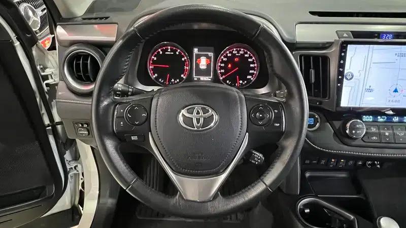 2016 RAV4 2.5L Automatic 4WD Elite Edition — миниатюра 12