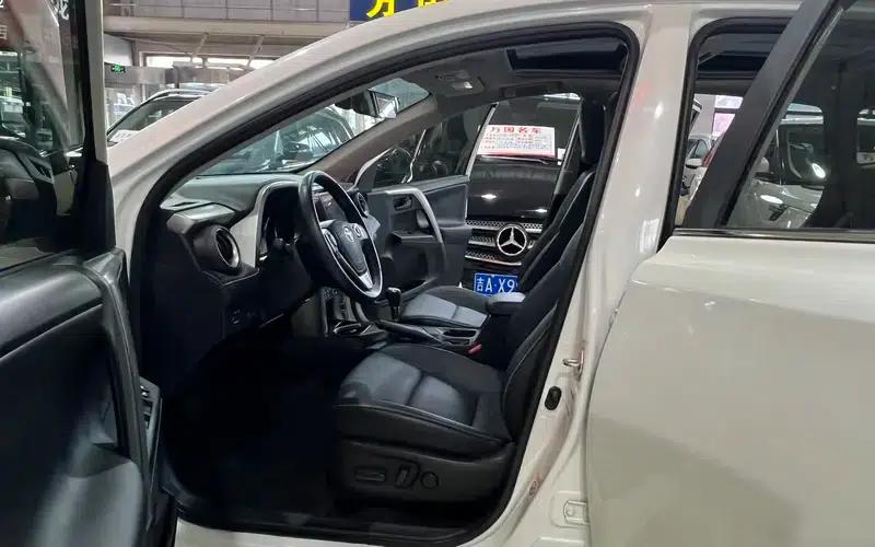 2016 RAV4 2.5L Automatic 4WD Elite Edition — миниатюра 15
