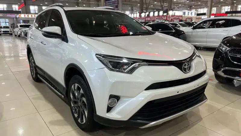 2016 RAV4 2.5L Automatic 4WD Elite Edition — миниатюра 3