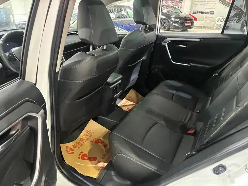 2023 RAV4 2.0L CVT 2WD Fashion Plus Edition — миниатюра 15