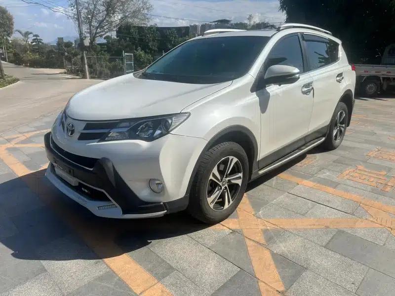 2016 RAV4 2.0L CVT 2WD Fashion Edition — миниатюра 1